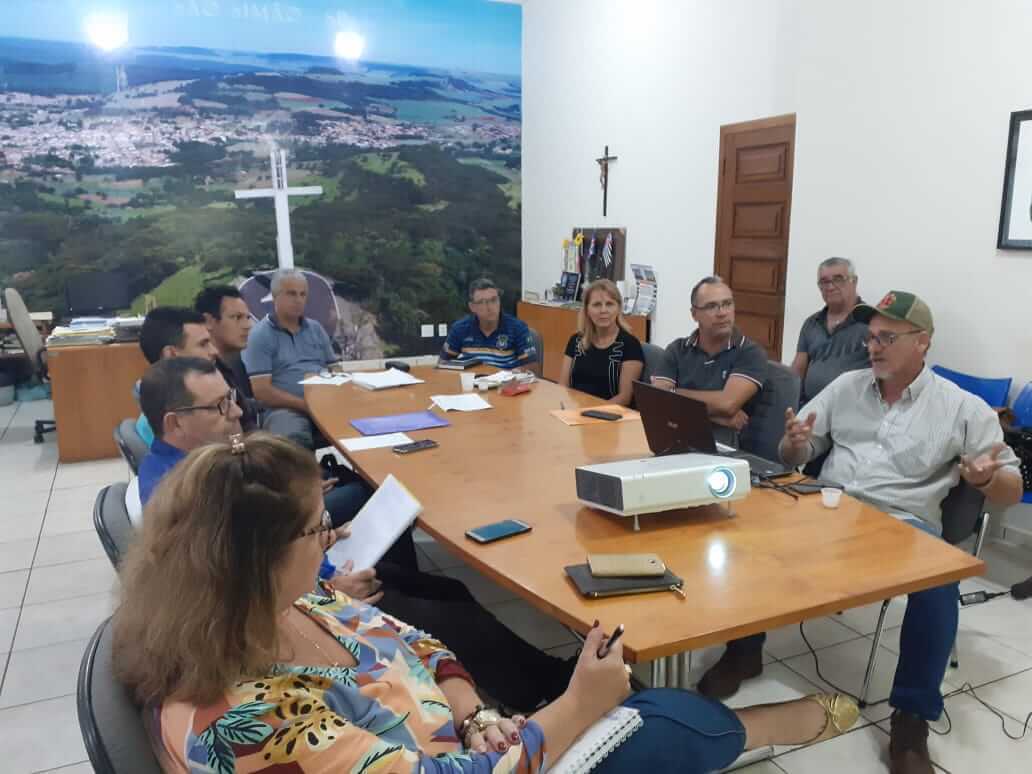 Edenir Belluc discute com autoridades do turismo o potencial de toda a região - agência dará o ordenamento nos projetos